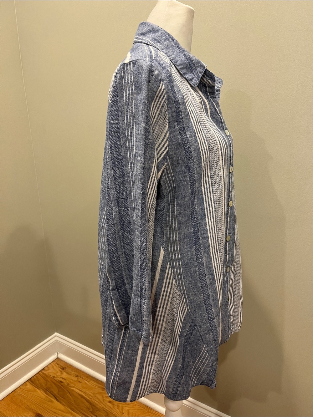 Soft Surroundings Livienne Linen Button Down Top - Picture 5 of 9